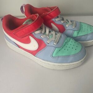 nike girls sneakers size 2.5